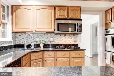 6915 Ashbury Dr, Springfield, VA 22152 photo 9