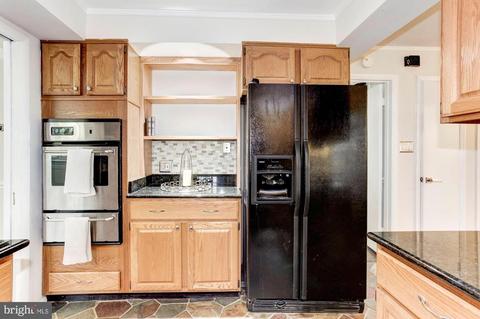 6915 Ashbury Dr, Springfield, VA 22152 photo 8