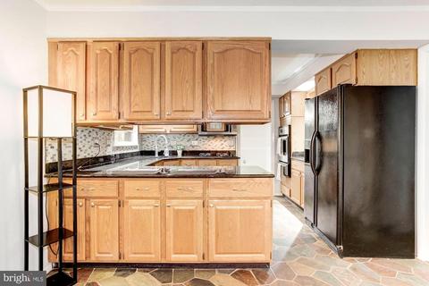 6915 Ashbury Dr, Springfield, VA 22152 photo 11