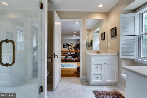 8609 Brook Rd, Mclean, VA 22102 photo 22