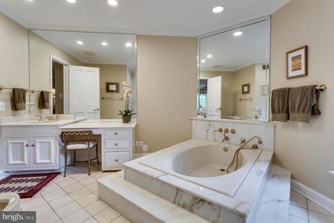8609 Brook Rd, Mclean, VA 22102 photo 25