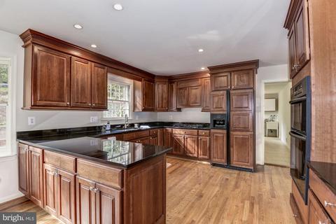 7723 Desdemona Ct, Mclean, VA 22102 photo 10