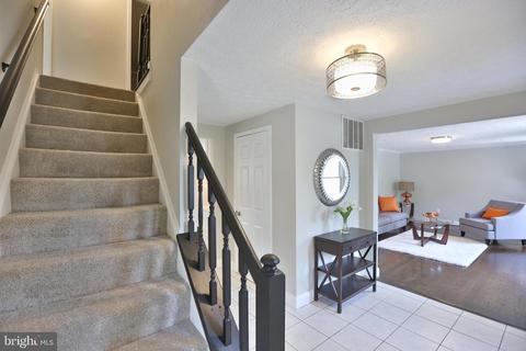 7832 Roundabout Way, Springfield, VA 22153 photo 4