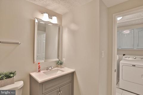 7832 Roundabout Way, Springfield, VA 22153 photo 13