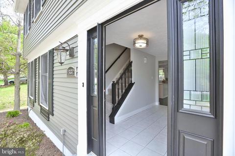 7832 Roundabout Way, Springfield, VA 22153 photo 2