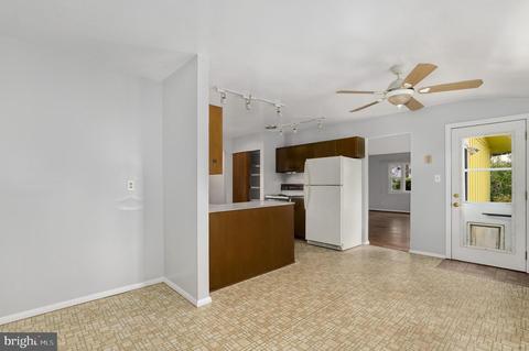 6004 Sagebrush Pl, Springfield, VA 22150 photo 8