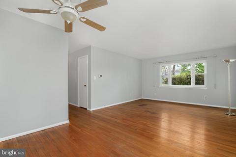 6004 Sagebrush Pl, Springfield, VA 22150 photo 2