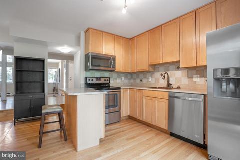 2140 Glencourse Ln, Reston, VA 20191 photo 8
