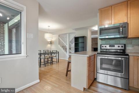 2140 Glencourse Ln, Reston, VA 20191 photo 9