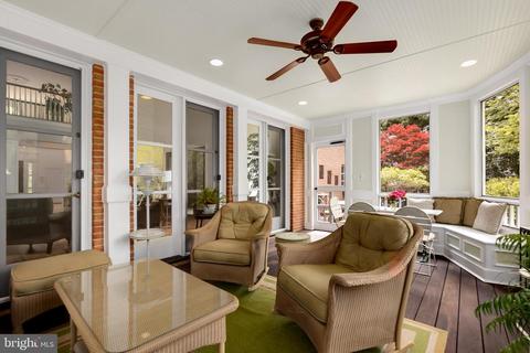 6722 Benjamin St, Mclean, VA 22101 photo 2