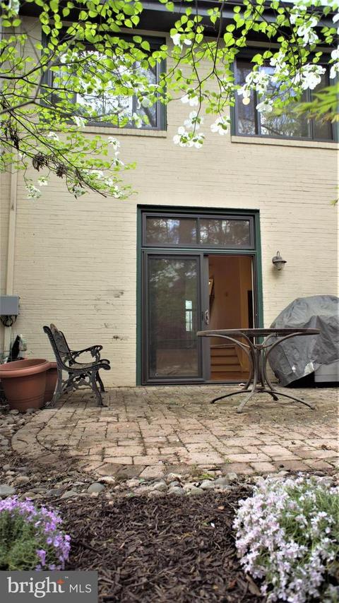 2008 Golf Course Dr, Reston, VA 20191 photo 15