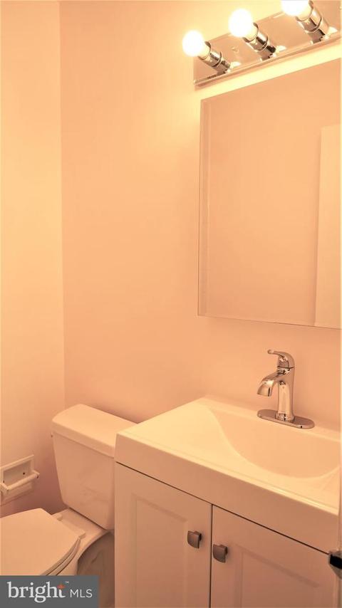 2008 Golf Course Dr, Reston, VA 20191 photo 21