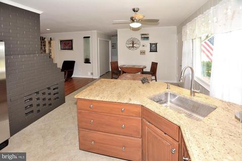 5228 Landgrave Ln, Springfield, VA 22151 photo 4