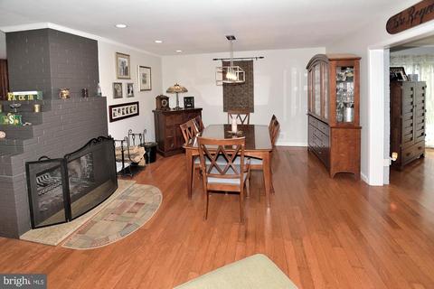 5228 Landgrave Ln, Springfield, VA 22151 photo 9