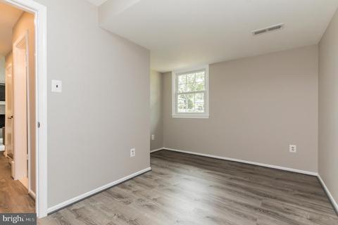 1729 Burning Tree Dr, Vienna, VA 22182 photo 25