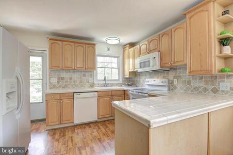 7605 Dunston St, Springfield, VA 22151 photo 7