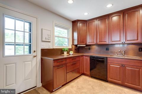 7418 Hogarth St, Springfield, VA 22151 photo 16