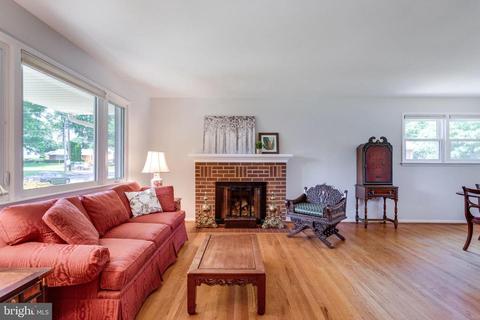 7418 Hogarth St, Springfield, VA 22151 photo 5