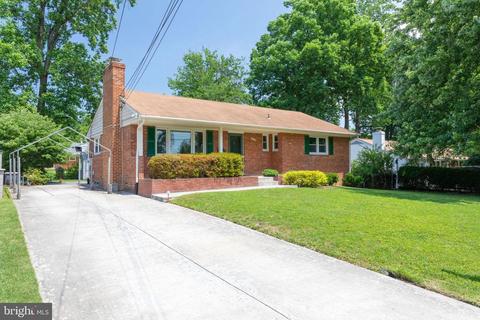 7418 Hogarth St, Springfield, VA 22151 photo 2