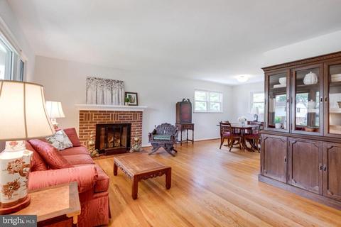 7418 Hogarth St, Springfield, VA 22151 photo 6