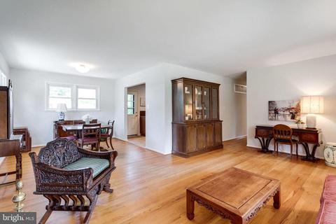 7418 Hogarth St, Springfield, VA 22151 photo 9