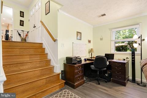 6926 Sydenstricker Rd, Springfield, VA 22152 photo 12
