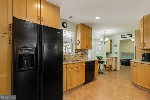 6926 Sydenstricker Rd, Springfield, VA 22152 photo 25