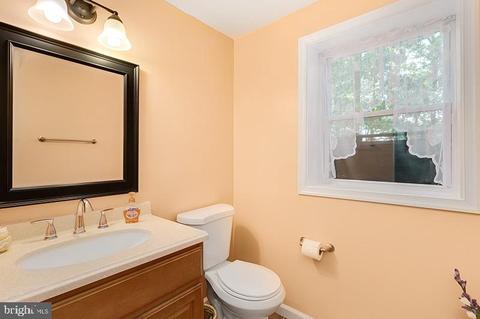 6926 Sydenstricker Rd, Springfield, VA 22152 photo 8