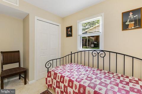 6926 Sydenstricker Rd, Springfield, VA 22152 photo 16