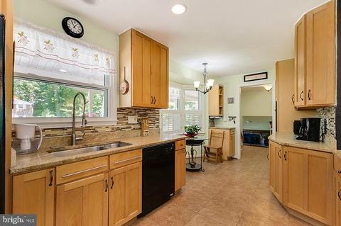 6926 Sydenstricker Rd, Springfield, VA 22152 photo 26