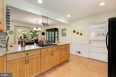 6926 Sydenstricker Rd, Springfield, VA 22152 photo 29