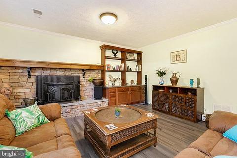 6926 Sydenstricker Rd, Springfield, VA 22152 photo 13