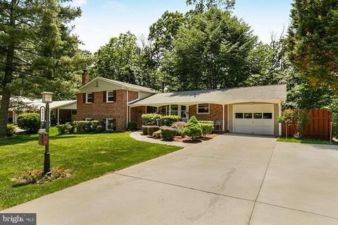 6926 Sydenstricker Rd, Springfield, VA 22152 photo 2