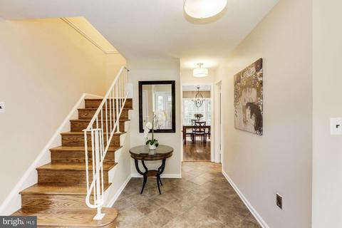1173 Foxhound Ct, Mclean, VA 22102 photo 2