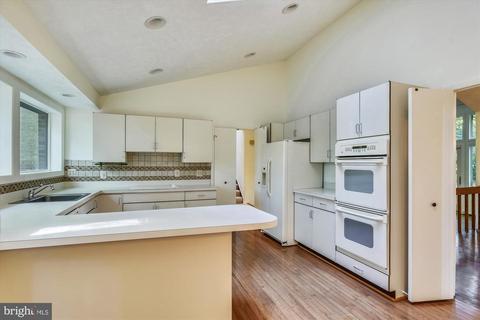 7917 Old Falls Rd, Mclean, VA 22102 photo 22