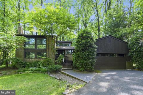 7917 Old Falls Rd, Mclean, VA 22102 photo 1