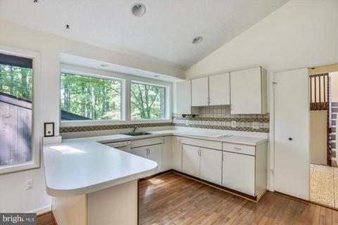7917 Old Falls Rd, Mclean, VA 22102 photo 27