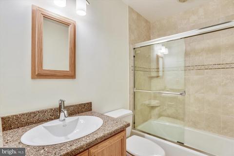 7917 Old Falls Rd, Mclean, VA 22102 photo 15