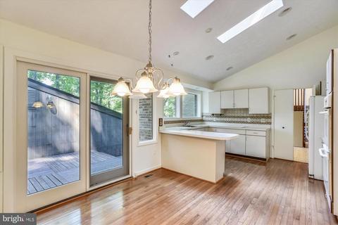 7917 Old Falls Rd, Mclean, VA 22102 photo 20