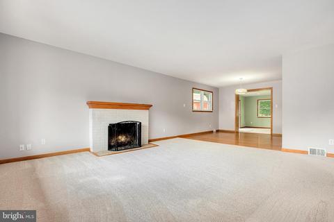 5201 Garner St, Springfield, VA 22151 photo 5