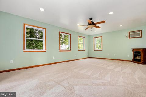5201 Garner St, Springfield, VA 22151 photo 9