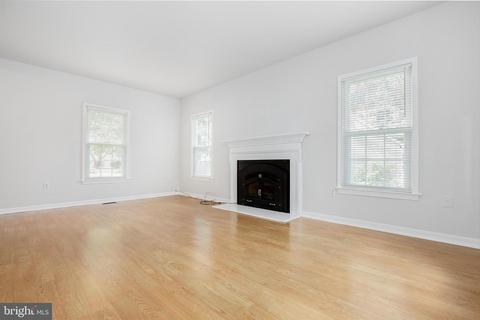 7441 Quincy Hall Ct, Springfield, VA 22153 photo 8