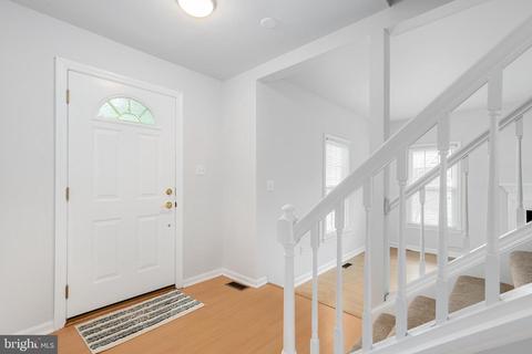 7441 Quincy Hall Ct, Springfield, VA 22153 photo 3