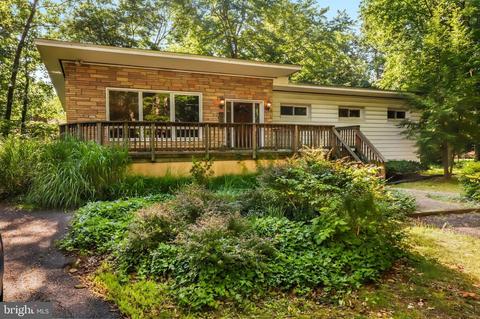 6519 Hackberry St, Springfield, VA 22150 photo 2