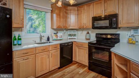 1719 Valley Ave, Mclean, VA 22101 photo 2