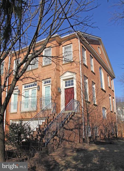 1817 Fallbrook Ln, Vienna, VA 22182 photo 1