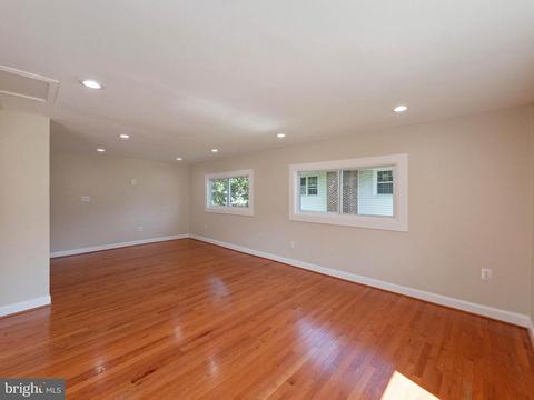 6004 Meriwether Ln, Springfield, VA 22150 photo 9