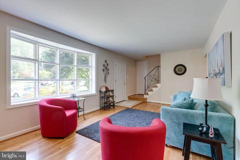 8519 Lancashire Dr, Springfield, VA 22151 photo 6