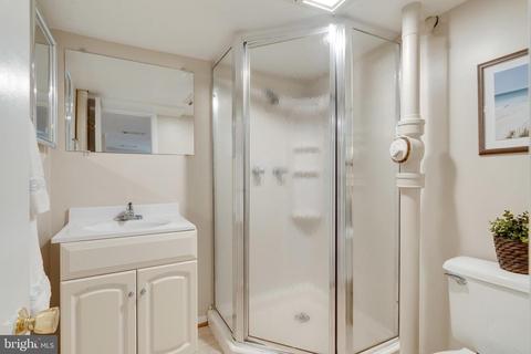 8519 Lancashire Dr, Springfield, VA 22151 photo 31