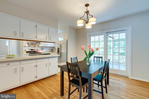 8519 Lancashire Dr, Springfield, VA 22151 photo 8